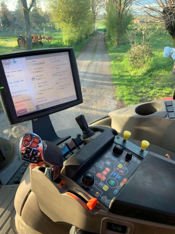Case IH OPTUM 300 CVX Foto 3