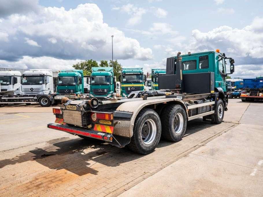 Iveco TRAKKER 360-6x4-PALFINGER Foto 13