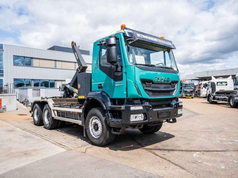 Iveco TRAKKER 360-6x4-PALFINGER Foto 2