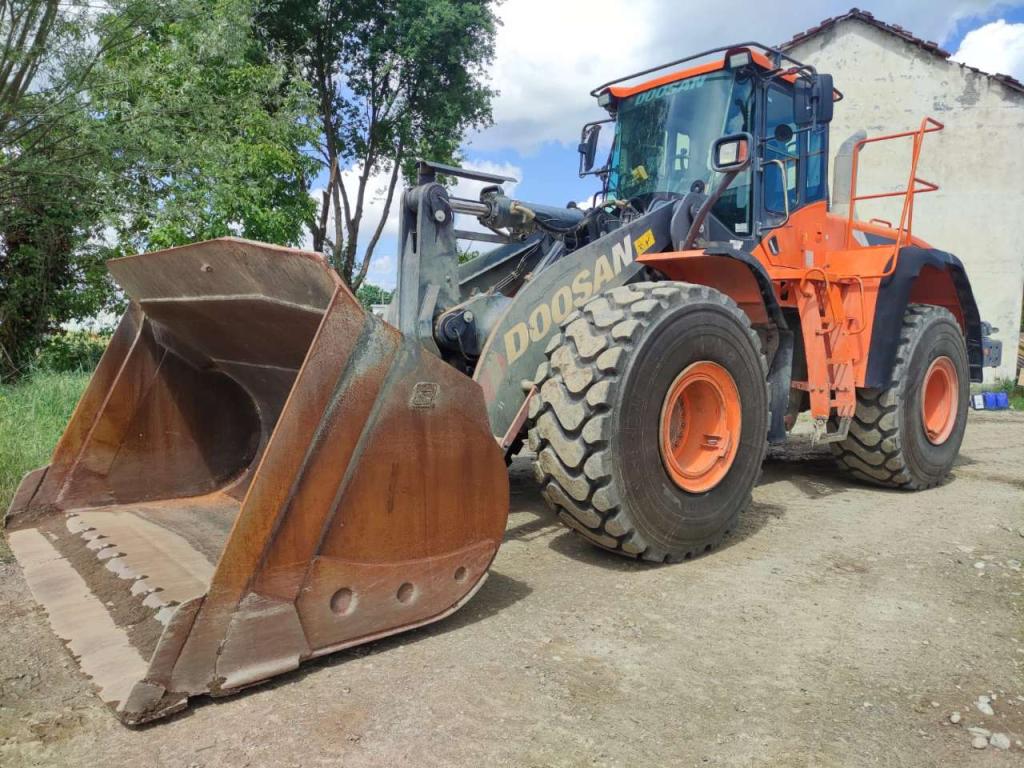 Doosan DL420 Foto 1
