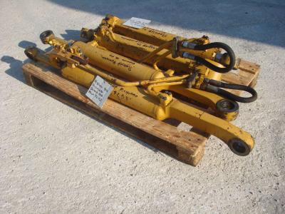 Pistón de rotación de la cuchara para Fiat Allis FL5B vendida por OLM 90 Srl