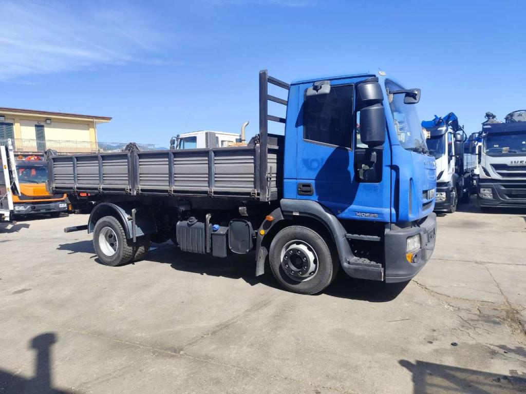 Iveco EUROCARGO 140E25 Foto 4