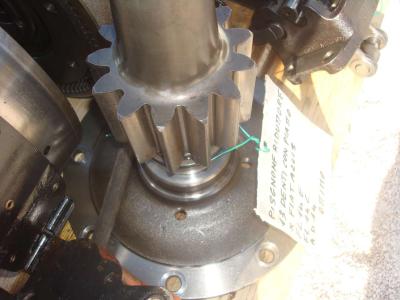 Piñón de reducción de 13 dientes con brida para Fiat Allis FL14E, FL14C, AD14C vendida por OLM 90 Srl