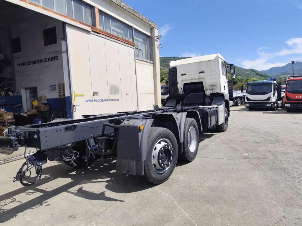 Iveco TGS 26.360 Foto 13