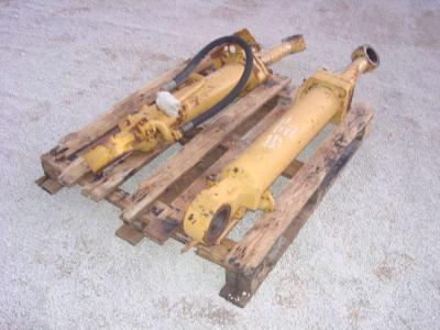 Pistón de rotación de la cuchara para Caterpillar 955L/955K vendida por OLM 90 Srl