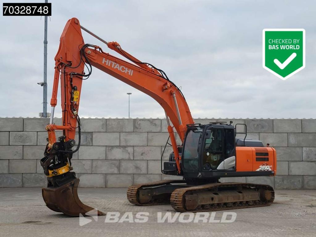 Hitachi ZX250 LC -6 Roto + Bucket Foto 1