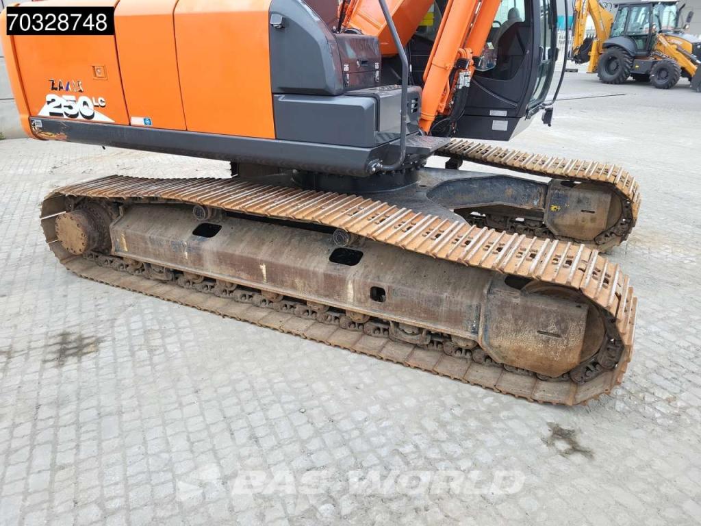 Hitachi ZX250 LC -6 Roto + Bucket Foto 20