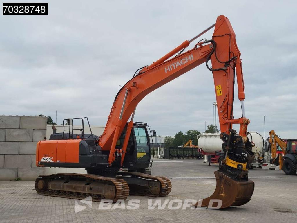 Hitachi ZX250 LC -6 Roto + Bucket Foto 6