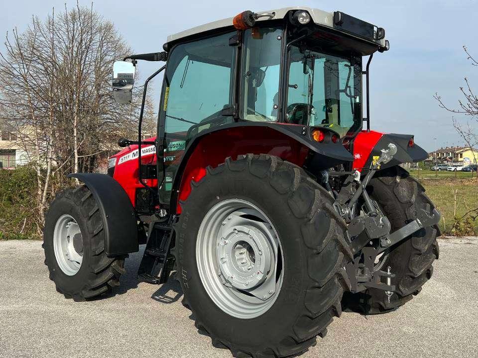 Massey Ferguson 5711 DYNA4 4X4 Foto 3