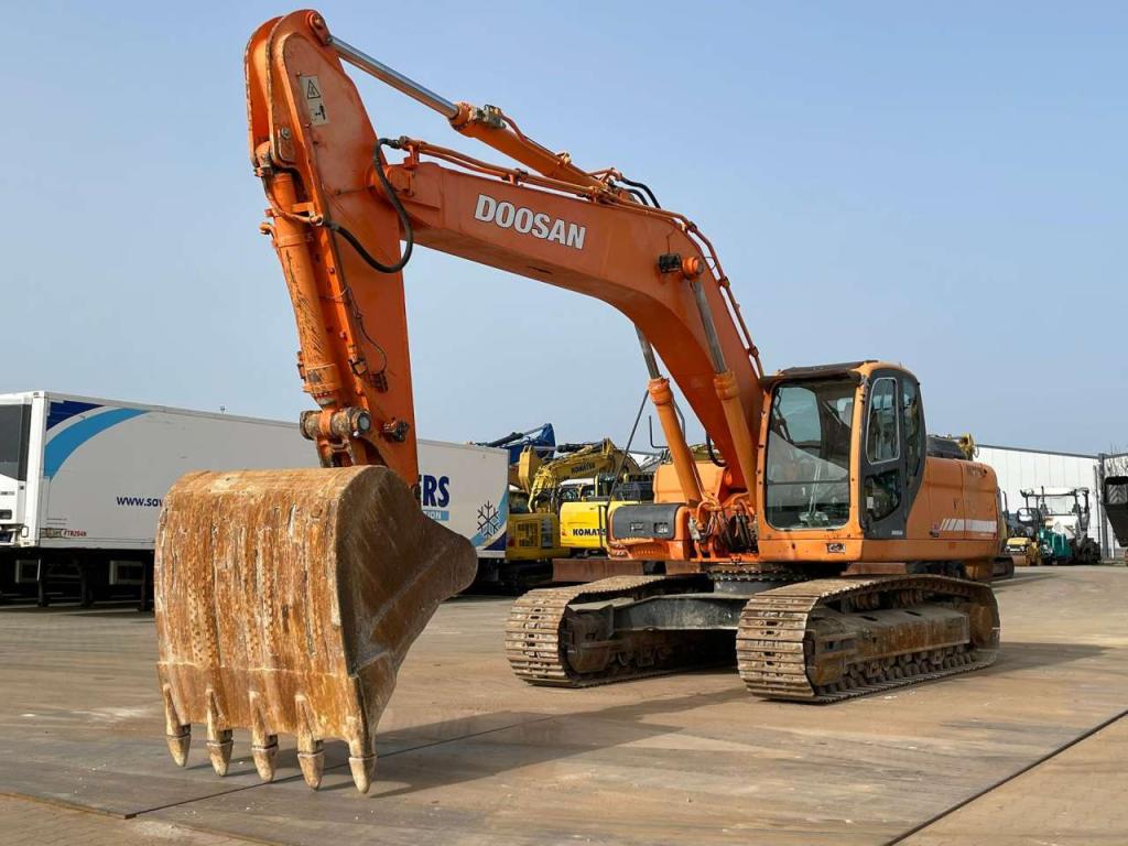 Doosan DX300LC Foto 2