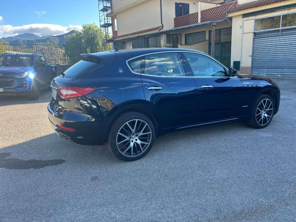 Maserati Levante Granlusso 3.0V6 Foto 12