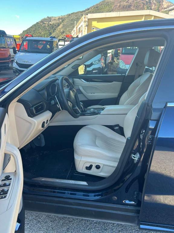 Maserati Levante Granlusso 3.0V6 Foto 22