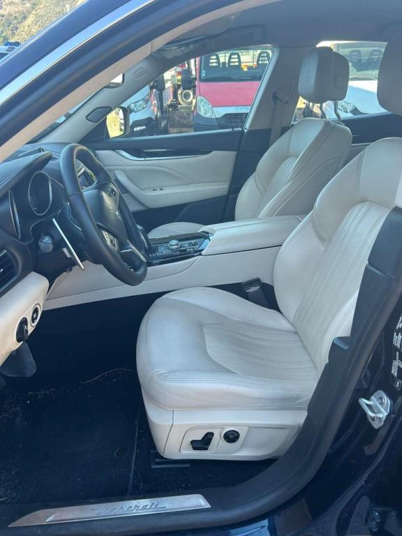 Maserati Levante Granlusso 3.0V6 Foto 24