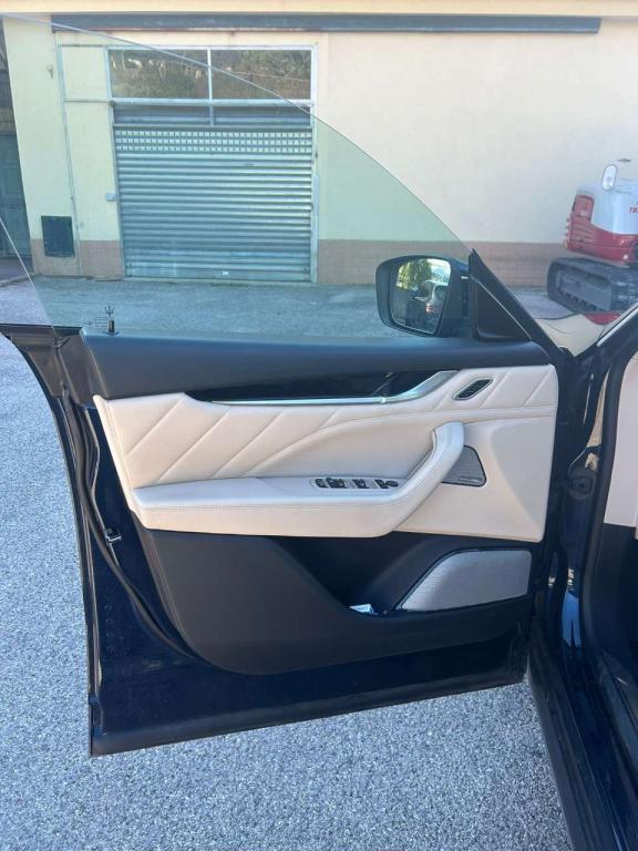 Maserati Levante Granlusso 3.0V6 Foto 26