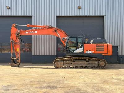 Hitachi ZX300LCN-6 vendida por Big Machinery