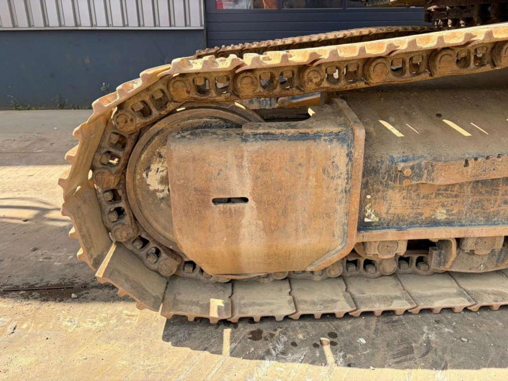 Hitachi ZX300LCN-6 Foto 11