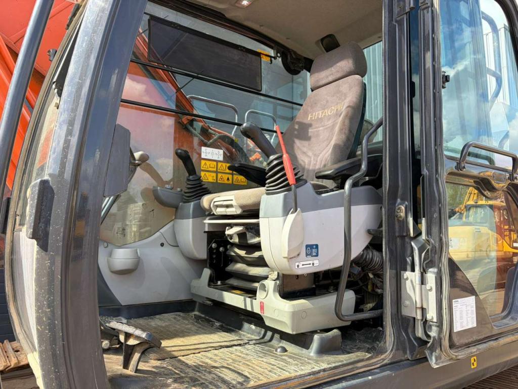 Hitachi ZX300LCN-6 Foto 20