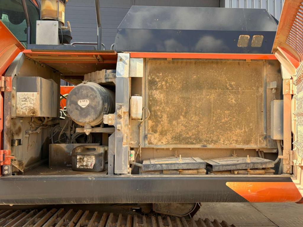 Hitachi ZX300LCN-6 Foto 28