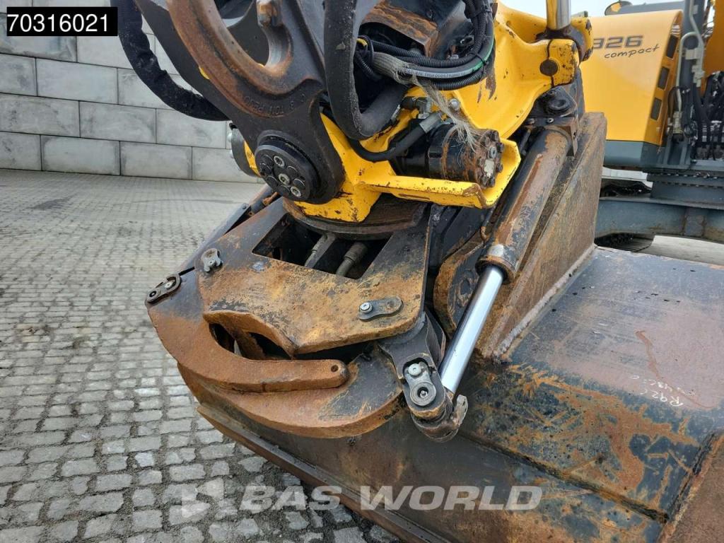 Liebherr R926 Engcon - 2 Buckets Foto 14