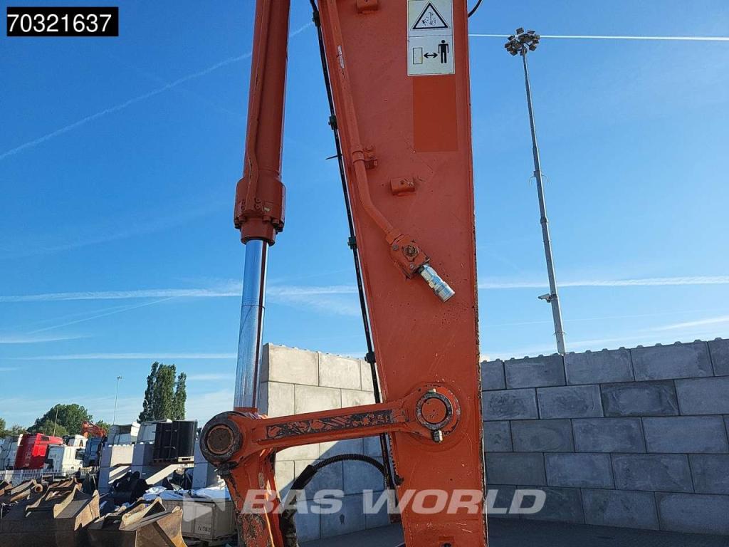 Hitachi ZX225 USLC-5B Foto 10