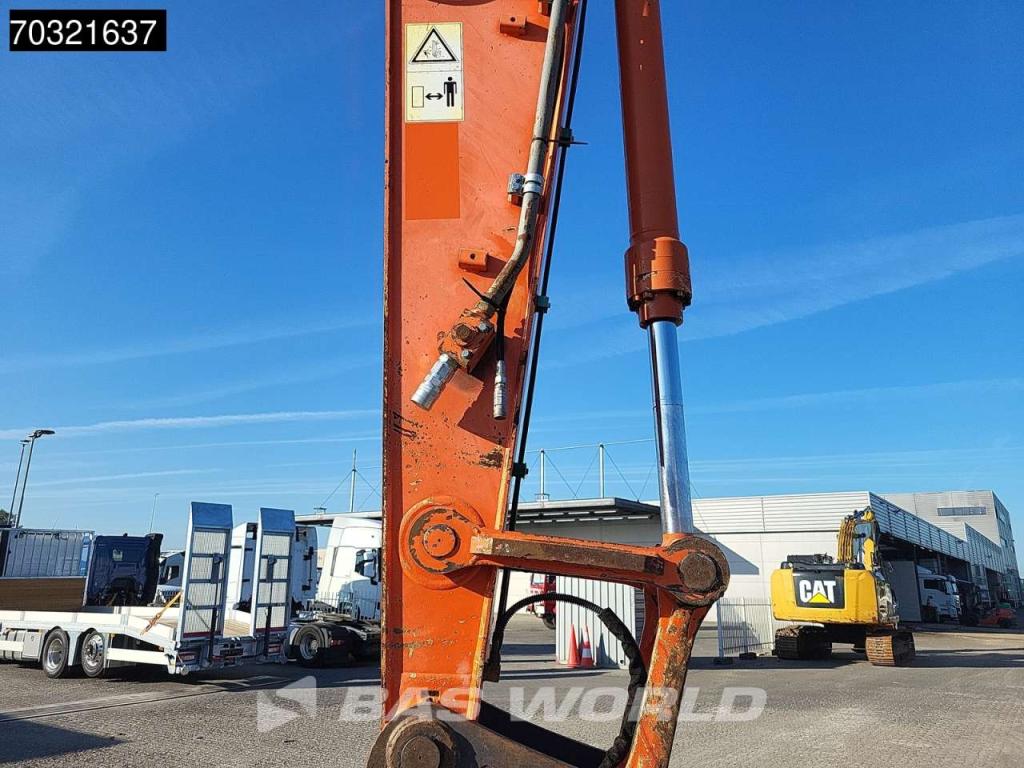 Hitachi ZX225 USLC-5B Foto 11