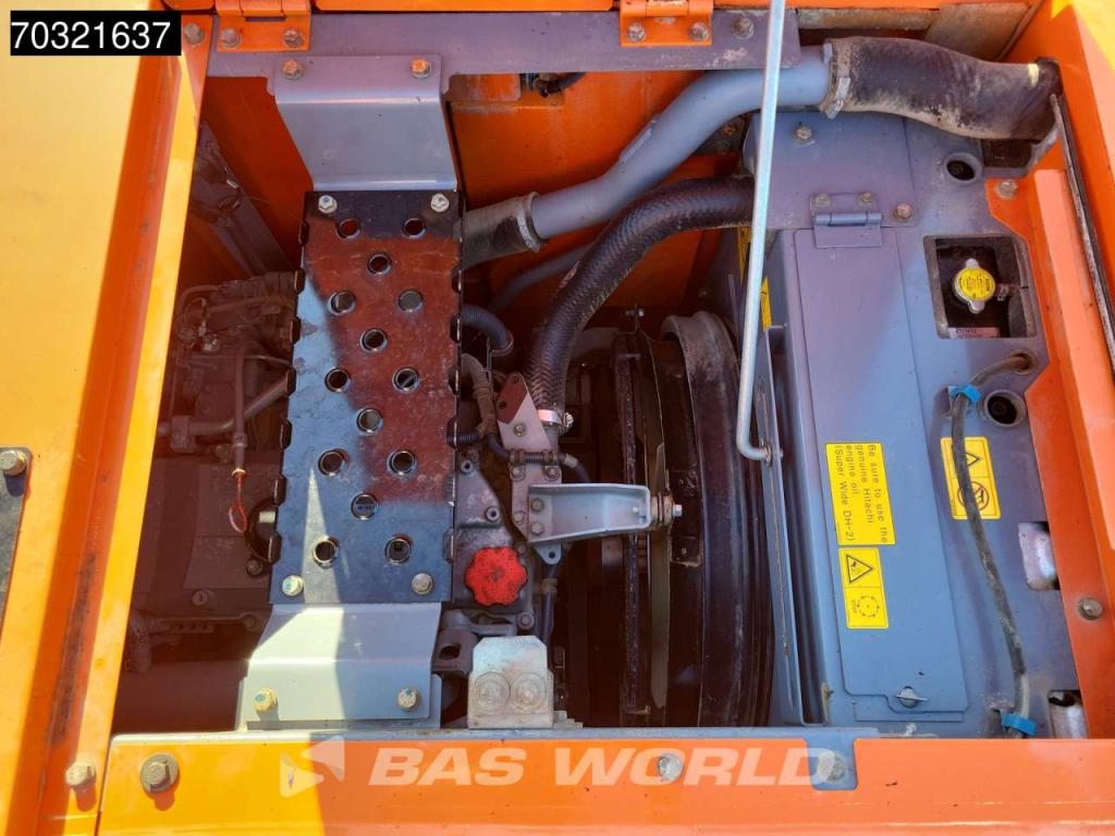 Hitachi ZX225 USLC-5B Foto 15