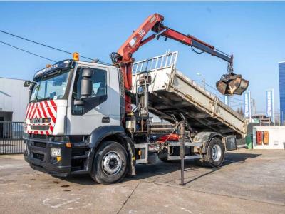 Iveco STRALIS 310- E5 + HMF 1110 K2 vendida por Braem NV