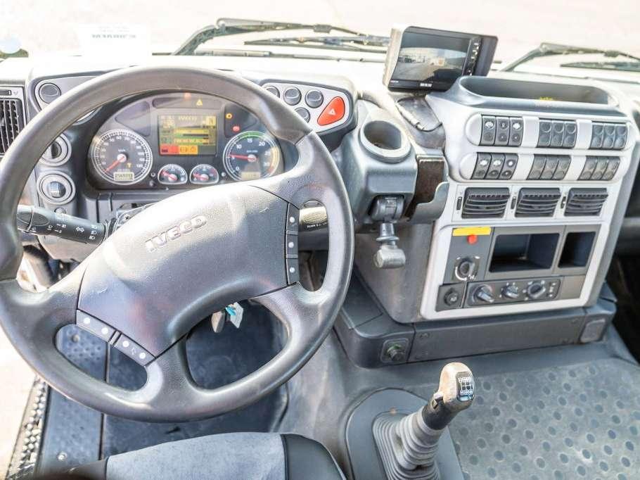 Iveco STRALIS 310- E5 + HMF 1110 K2 Foto 10