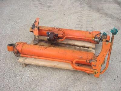 Cilndro de levantamiento para Fiat Allis FL14E vendida por OLM 90 Srl