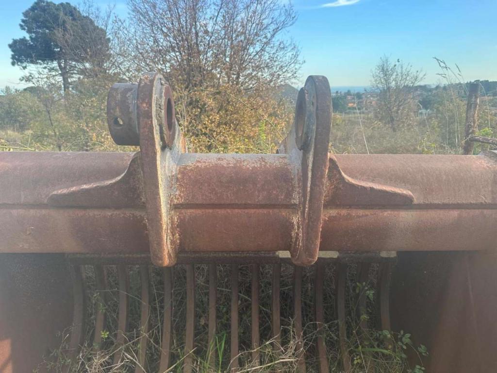 Komatsu 1500 Foto 1