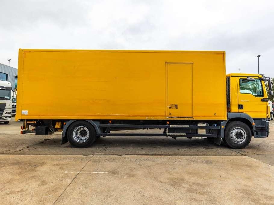 Man TGM 18.250 BL + DHOLLANDIA 2T. Foto 3