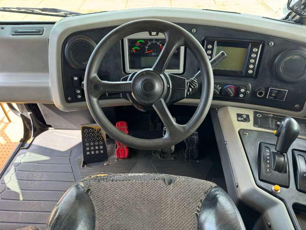 Caterpillar 772G - Automatic Greasing / Body Heating Foto 9