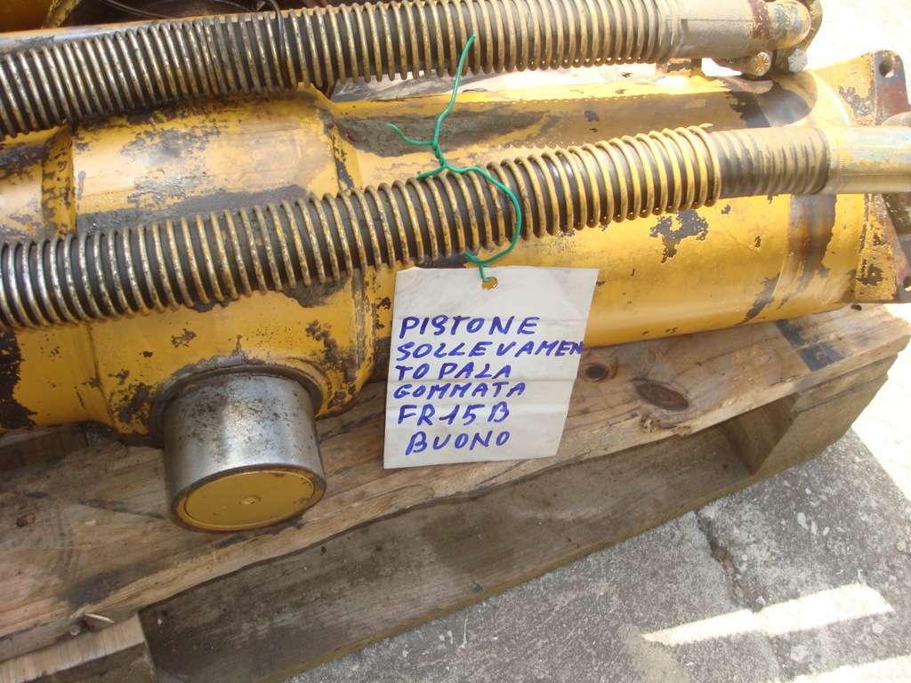 Cilndro de levantamiento para PALA GOMMATA FR15B Foto 2