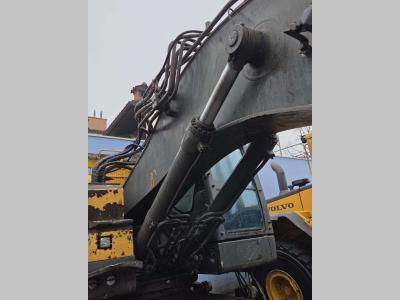 Volvo boom arm cylinders 14547225 for Volvo ECR235C L, ECR235D L, ECR235E L vendida por Balavto