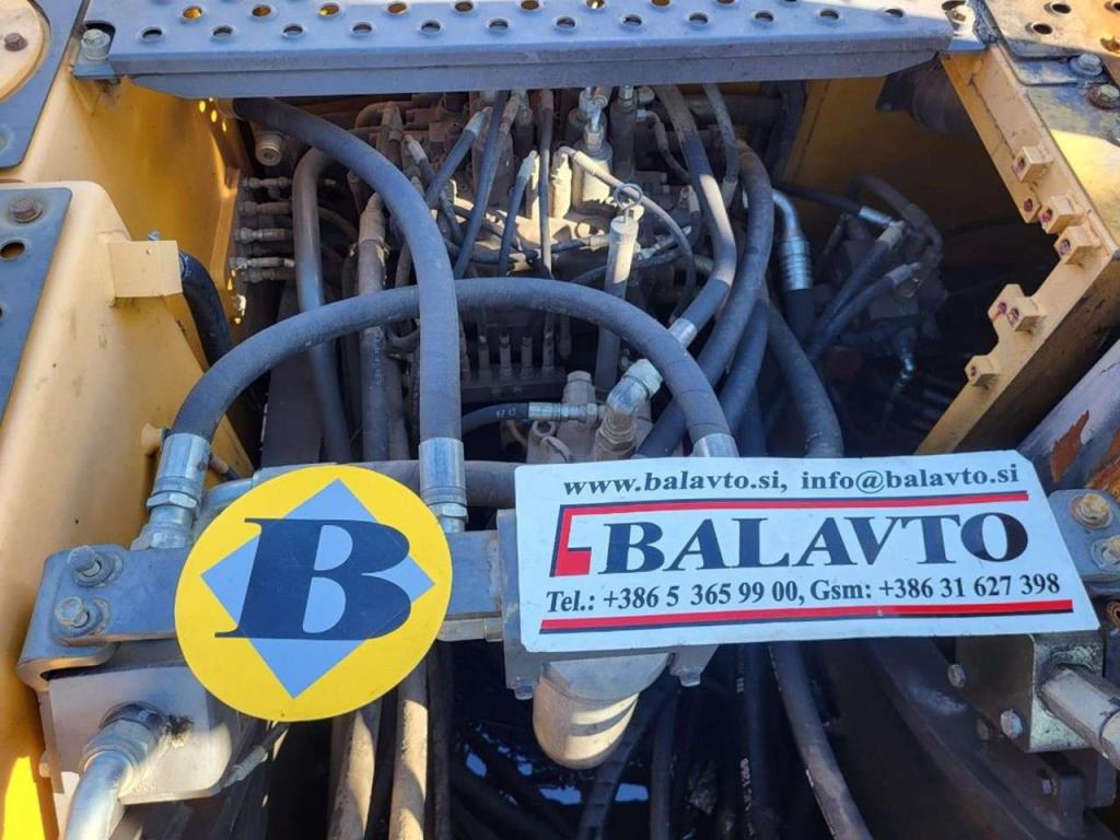Volvo main control valve 14577600 for Volvo EC220D, EC235C, EC235D... Foto 3