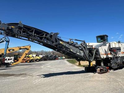 Wirtgen W 210 XP vendida por Massucco T. Srl