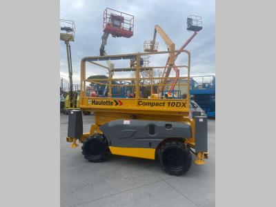 Haulotte COMPACT 10DX vendida por Centro Usato Srl