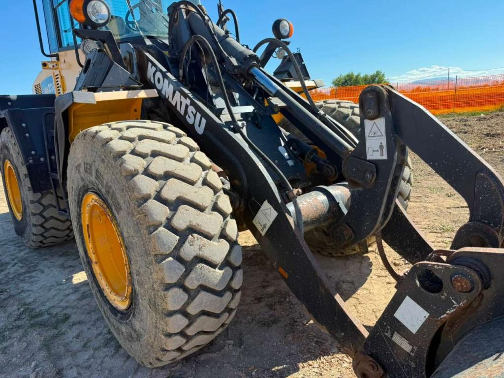 Komatsu WA200PT-5 Foto 3