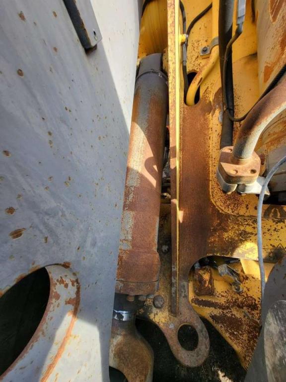 Volvo left lifting hydraulic cylinder 11107855 for Volvo L110E, L110F, L120E Foto 2