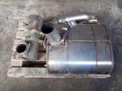 Mofle para Case 721 F vendida por PRV Ricambi Srl
