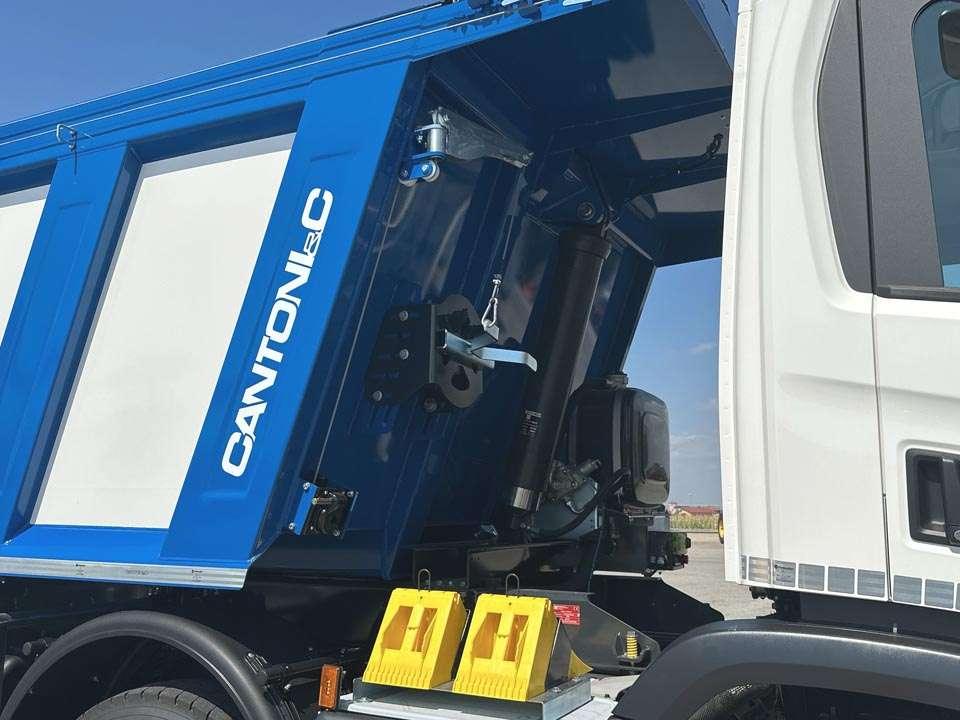 Scania P500 XT 8x4 Foto 14