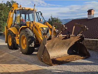 JCB 4CX vendida por Balavto