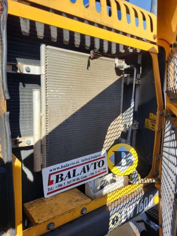 Volvo radiator 14614900 for Volvo EW160D Foto 1