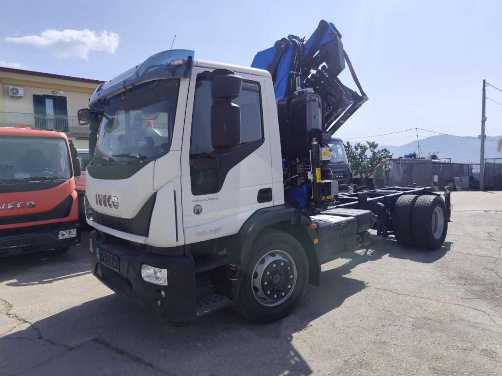 Iveco EUROCARGO 180-320 Foto 13