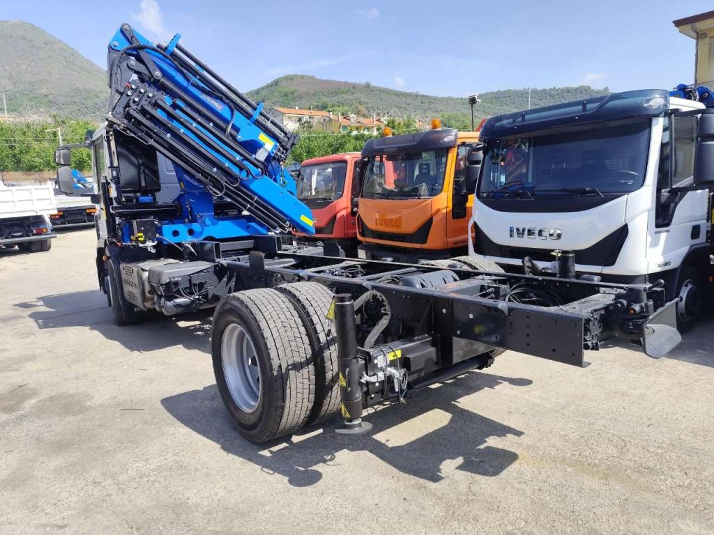 Iveco EUROCARGO 180-320 Foto 23
