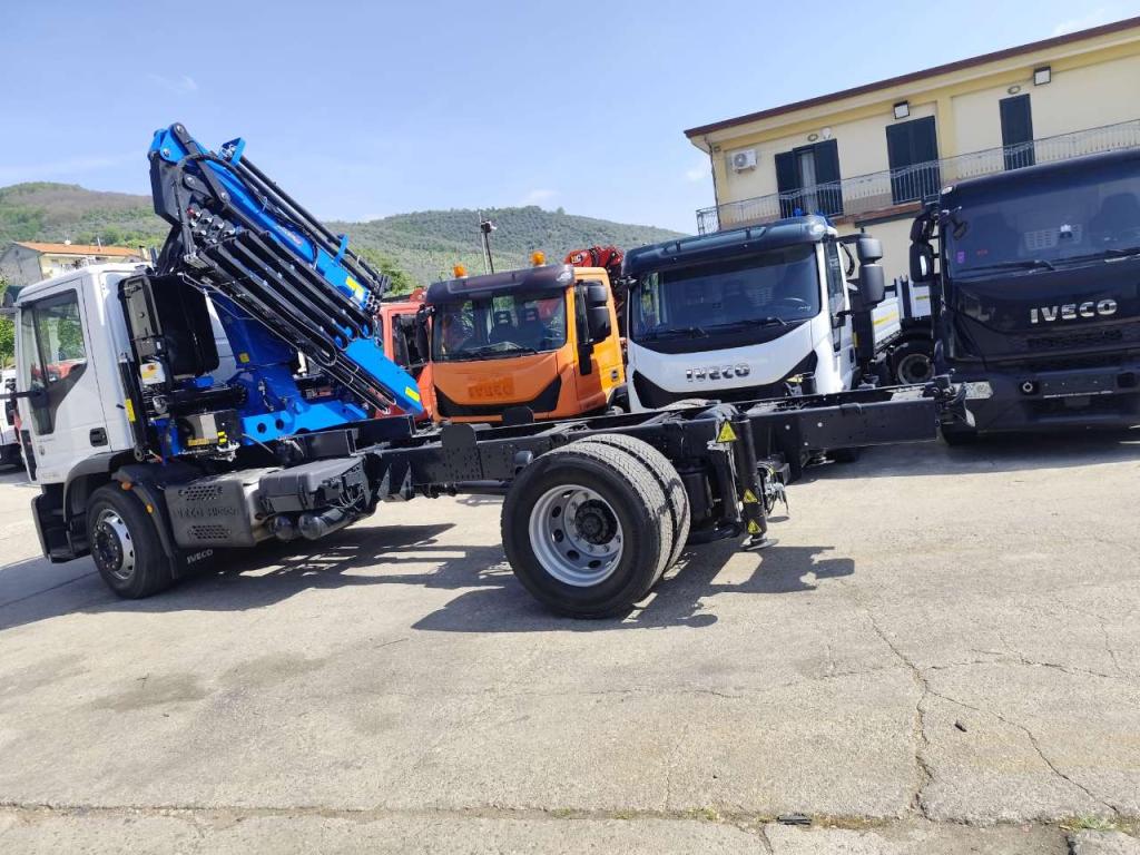 Iveco EUROCARGO 180-320 Foto 24