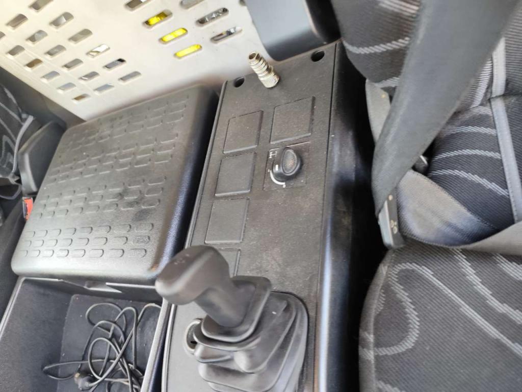 Iveco EUROCARGO 180-320 Foto 8