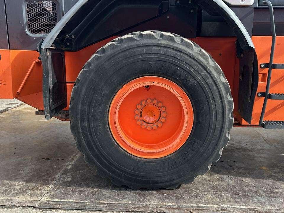Hitachi ZW180-6 Foto 4
