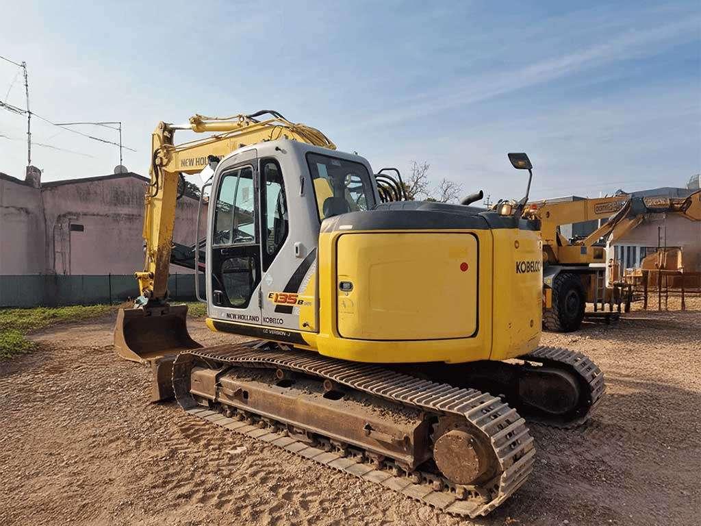 New Holland E135BSR-2 Foto 3