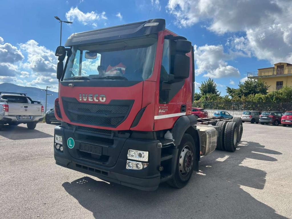 Iveco STRALIS HI-STREET 260S31 Foto 3